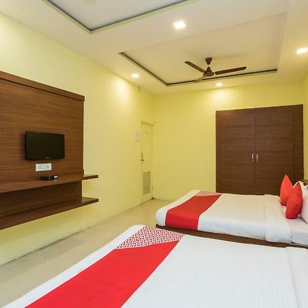 אויאיין Oyo 17161 Hotel Mahalaxmi מראה חיצוני תמונה