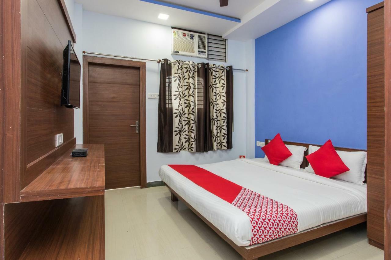 אויאיין Oyo 17161 Hotel Mahalaxmi מראה חיצוני תמונה