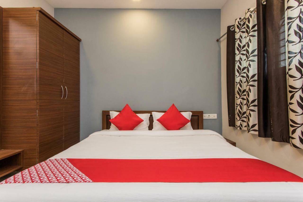 אויאיין Oyo 17161 Hotel Mahalaxmi מראה חיצוני תמונה